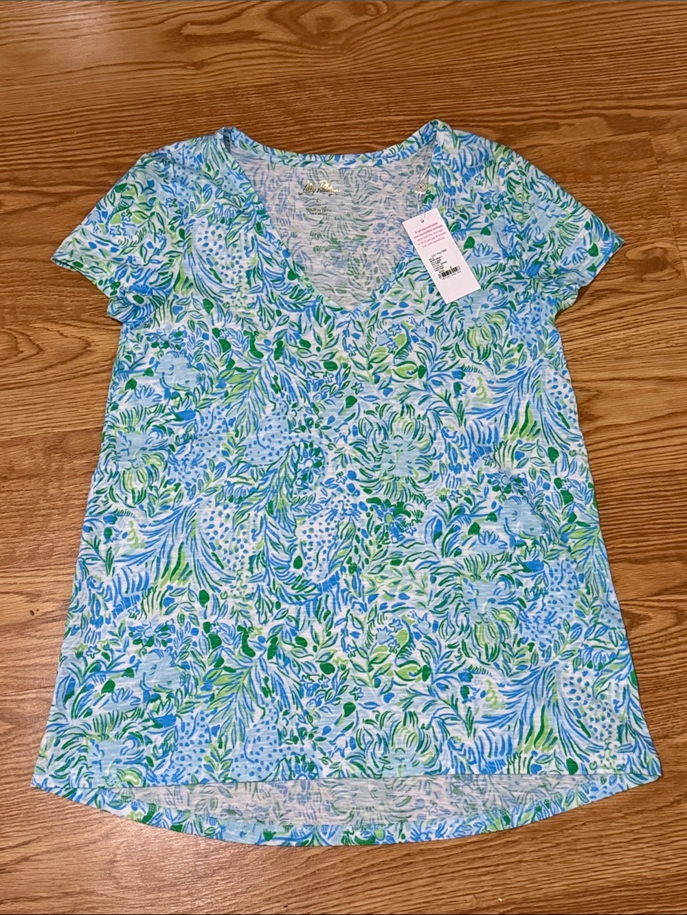 Lilly Pulitzer Short Sleeve V-Neck Tee in Blue & Green Floral